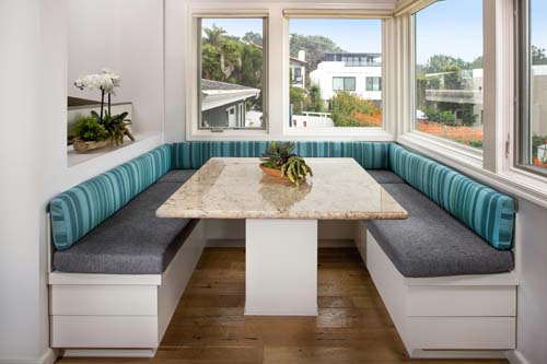 Creating a cohesive color palette for a harmonious look